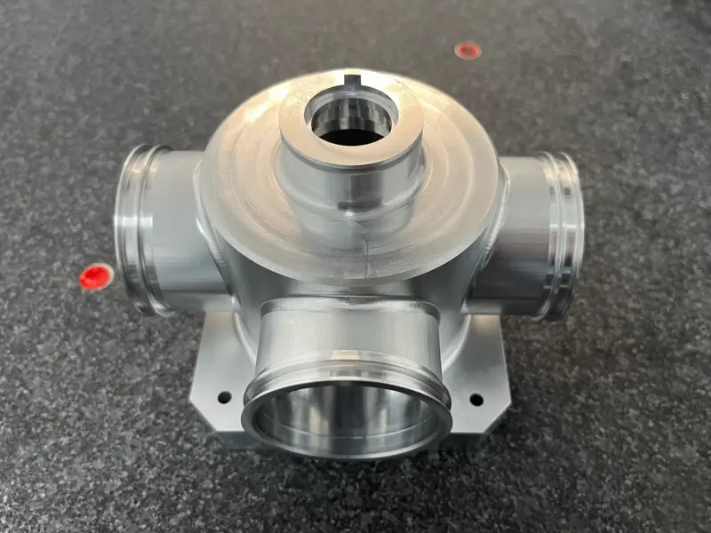 Aangepaste bewerking van aluminium klepbehuizingen voor een vloeistofregelsysteem